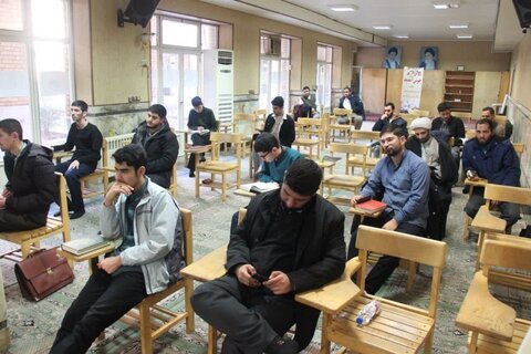 تصاویر /مسابقات قرائت قرآن - تفسیر - ترجمه واذان با حضور طلاب مدارس علمیه استان قزوین برگزار شد