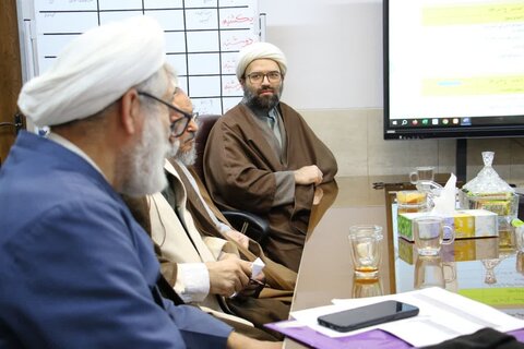 تصاویر|جلسه شورای آموزش حوزه علمیه اصفهان