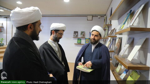 Photos/Visite du Directeur du Séminaire de la Province de Mazandaran de l'Agence de Presse Hawzah