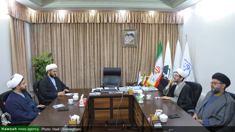 Photos/Visite du Directeur du Séminaire de la Province de Mazandaran de l'Agence de Presse Hawzah