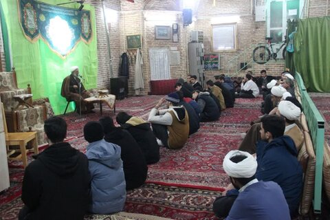 تصاویر / مراسم مناجات شعبانیه در مدرسه علمیه سردارین