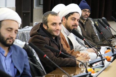 تصاویر|نشست هم اندیشی مسئولان هیئات مذهبی مدارس علمیه اصفهان