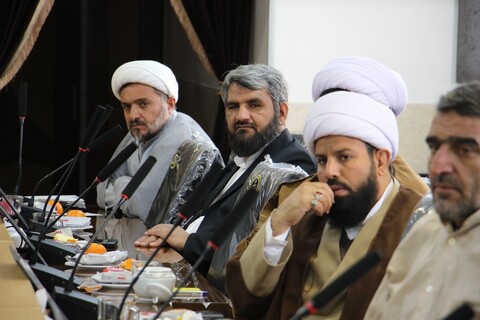 تصاویر|نشست هم اندیشی مسئولان هیئات مذهبی مدارس علمیه اصفهان