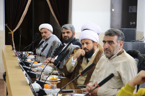 تصاویر|نشست هم اندیشی مسئولان هیئات مذهبی مدارس علمیه اصفهان