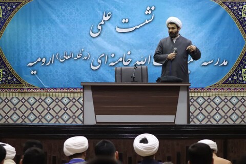 تصاویر/ دوره آشنایی با فرق انحرافی فعال در ایران در ارومیه