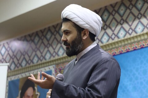 تصاویر/ دوره آشنایی با فرق انحرافی فعال در ایران در ارومیه