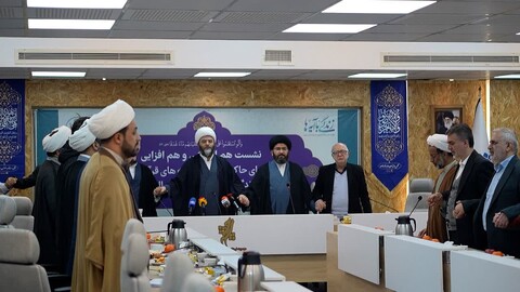 تصاویر/ هم اندیشی و هم افزایی دستگاه‌های حاکمیتی و مجموعه‌های قرآنی پیرامون طرح زندگی با آیه‌ها در رمضان المبارک ۱۴۴۶