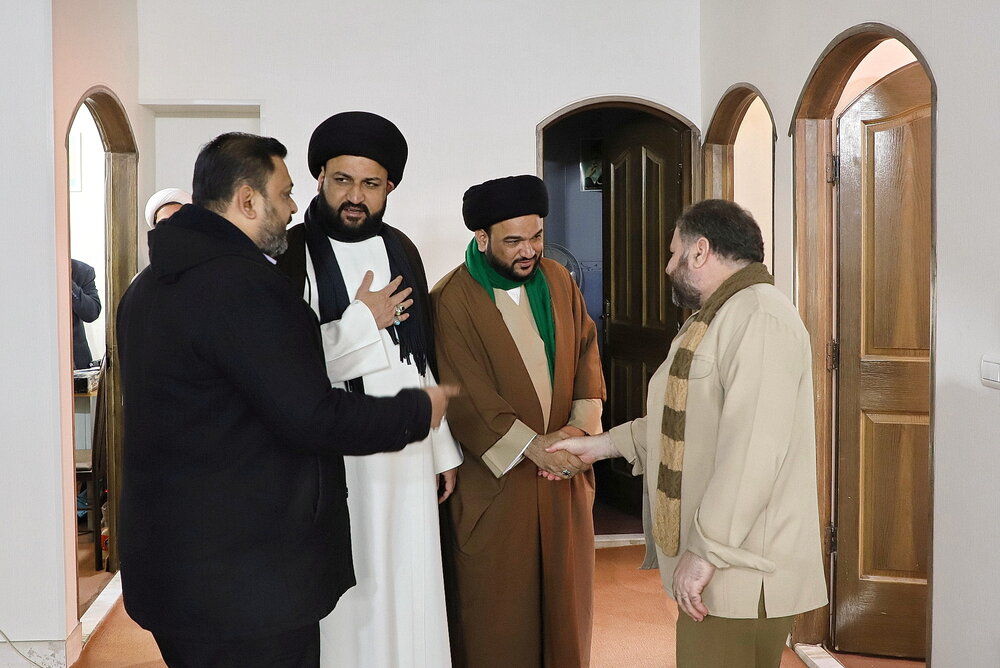 आयतुल्लाहिल उज़्मा हाफ़िज़ शेख बशीर हुसैन नजफी के केंद्रीय कार्यालय के एक प्रतिनिधिमंडल ने हौज़ा न्यूज एजेंसी का दौरा किया + फ़ोटो