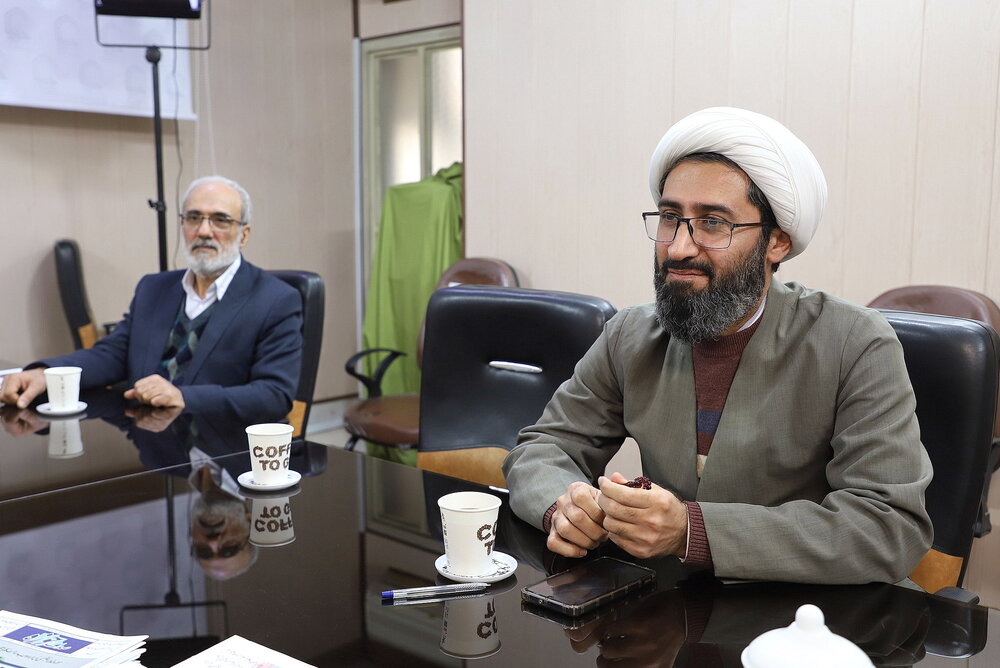 आयतुल्लाहिल उज़्मा हाफ़िज़ शेख बशीर हुसैन नजफी के केंद्रीय कार्यालय के एक प्रतिनिधिमंडल ने हौज़ा न्यूज एजेंसी का दौरा किया + फ़ोटो