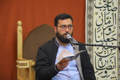 تصاویر/ اختتامیه برنامه های دهه مهدویت و تجلیل از حاج غلامرضا سازگار، شاعر اهل‌بیت(ع) در اصفهان