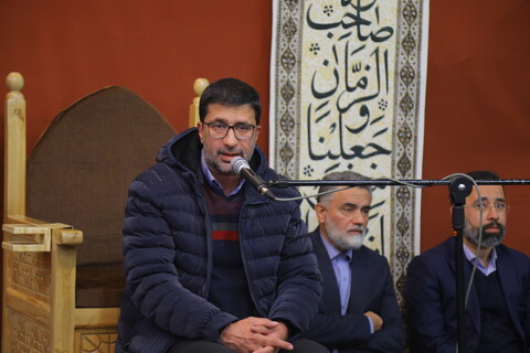 تصاویر/ اختتامیه برنامه های دهه مهدویت و تجلیل از حاج غلامرضا سازگار، شاعر اهل‌بیت(ع) در اصفهان