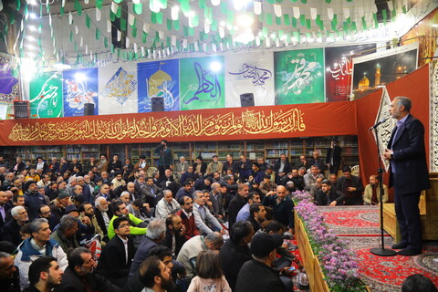 تصاویر/ اختتامیه برنامه های دهه مهدویت و تجلیل از حاج غلامرضا سازگار، شاعر اهل‌بیت(ع) در اصفهان