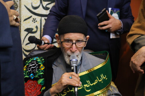 تصاویر/ اختتامیه برنامه های دهه مهدویت و تجلیل از حاج غلامرضا سازگار، شاعر اهل‌بیت(ع) در اصفهان