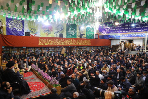 تصاویر/ اختتامیه برنامه های دهه مهدویت و تجلیل از حاج غلامرضا سازگار، شاعر اهل‌بیت(ع) در اصفهان