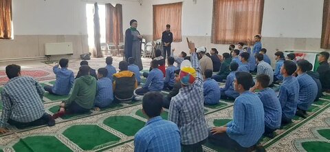 تصاویر/ جشن تکلیف دانش‌آموزان مدرسه آیت‌الله طالقانی سفیدشهر آران و بیدگل