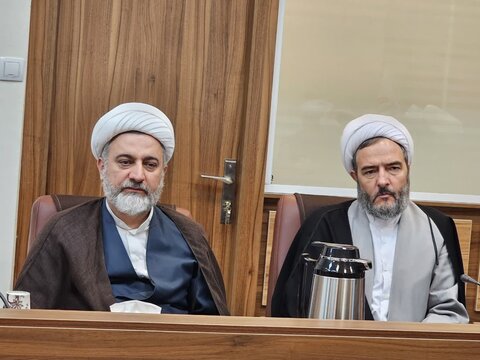 تصاویر/جلسه هیئات امنای حوزه علمیه خواهران استان کردستان