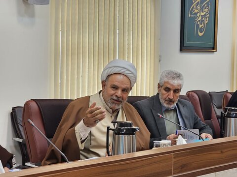 تصاویر/جلسه هیئات امنای حوزه علمیه خواهران استان کردستان