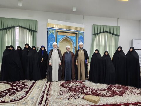 تصاویر/جلسه هیئات امنای حوزه علمیه خواهران استان کردستان