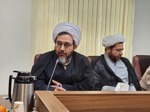 تصاویر/جلسه هیئات امنای حوزه علمیه خواهران استان کردستان