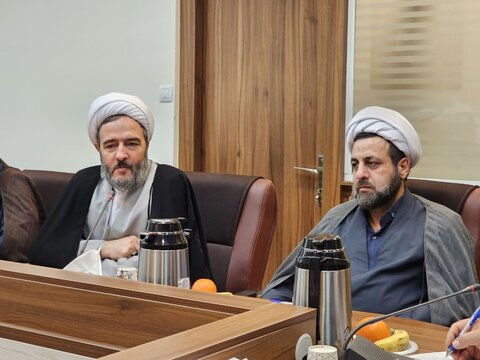 تصاویر/جلسه هیئات امنای حوزه علمیه خواهران استان کردستان