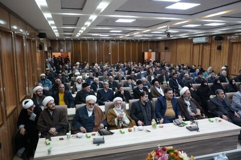 تجلیل از خدمات ۵۰ ساله استاد حوزه علمیه خوی
