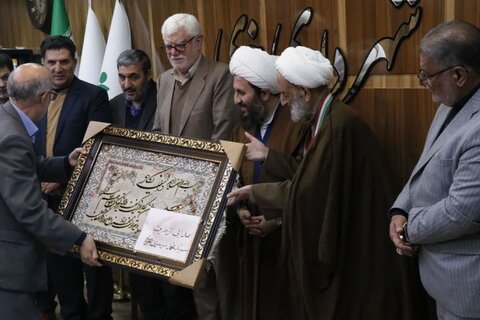 تجلیل از خدمات ۵۰ ساله استاد حوزه علمیه خوی
