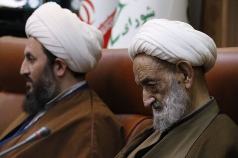 تجلیل از خدمات ۵۰ ساله استاد حوزه علمیه خوی
