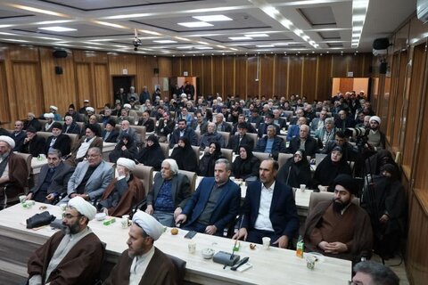 تجلیل از خدمات ۵۰ ساله استاد حوزه علمیه خوی
