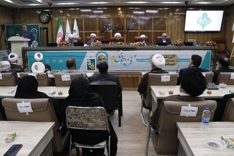 تجلیل از خدمات ۵۰ ساله استاد حوزه علمیه خوی
