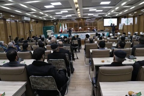 تجلیل از خدمات ۵۰ ساله استاد حوزه علمیه خوی
