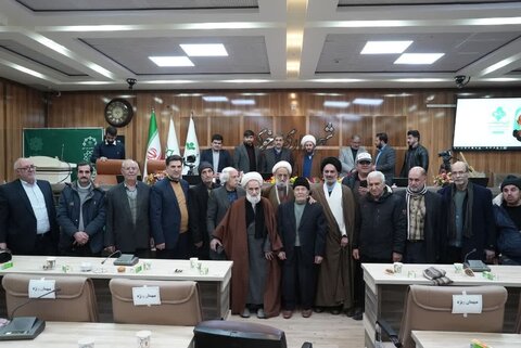 تجلیل از خدمات ۵۰ ساله استاد حوزه علمیه خوی
