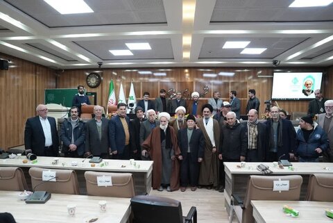 تجلیل از خدمات ۵۰ ساله استاد حوزه علمیه خوی
