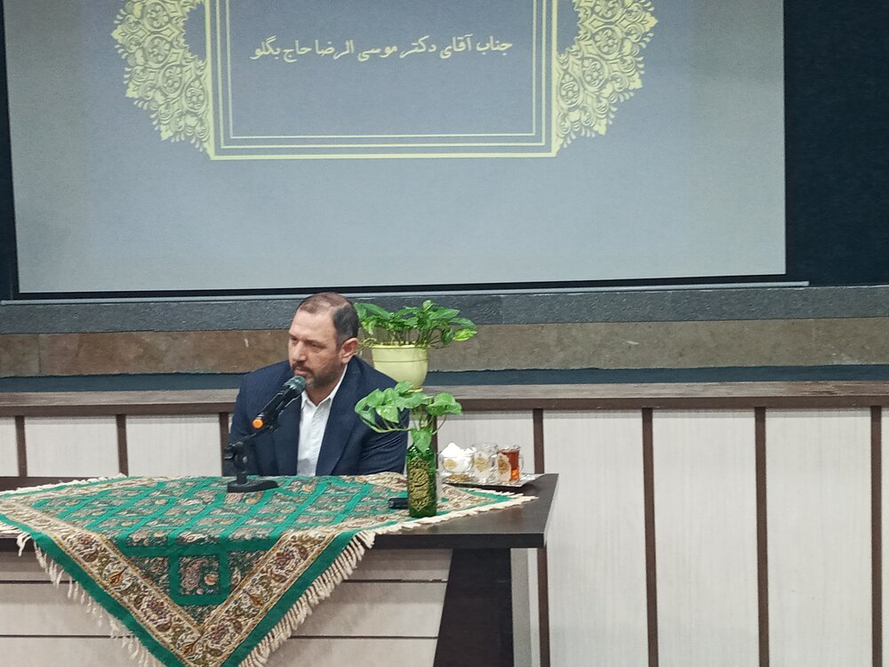 نقش زنان در اقتصاد و سیاست بر اساس گفتمان انقلاب اسلامی تقویت شود
