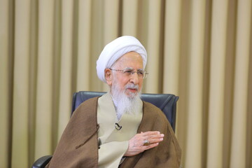 امام فعلی را جانشین امام عصر(عج) بدانیم