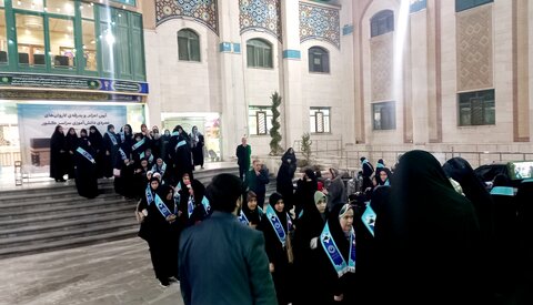 اعزام و بدرقه عمره دانش آموزی