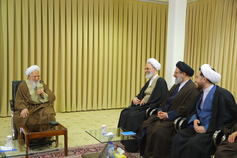 تصاویر / دیدار اعضای ستاد برگزاری تفسیر تسنیم با آیت الله العظمی جوادی آملی