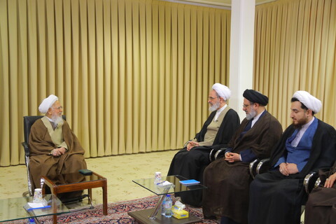 تصاویر / دیدار اعضای ستاد برگزاری تفسیر تسنیم با آیت الله العظمی جوادی آملی