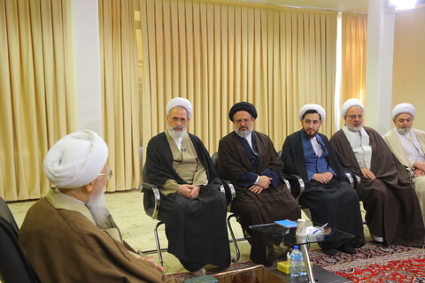تصاویر / دیدار اعضای ستاد برگزاری تفسیر تسنیم با آیت الله العظمی جوادی آملی