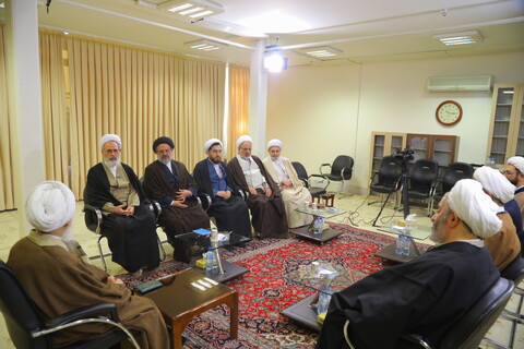 تصاویر / دیدار اعضای ستاد برگزاری تفسیر تسنیم با آیت الله العظمی جوادی آملی