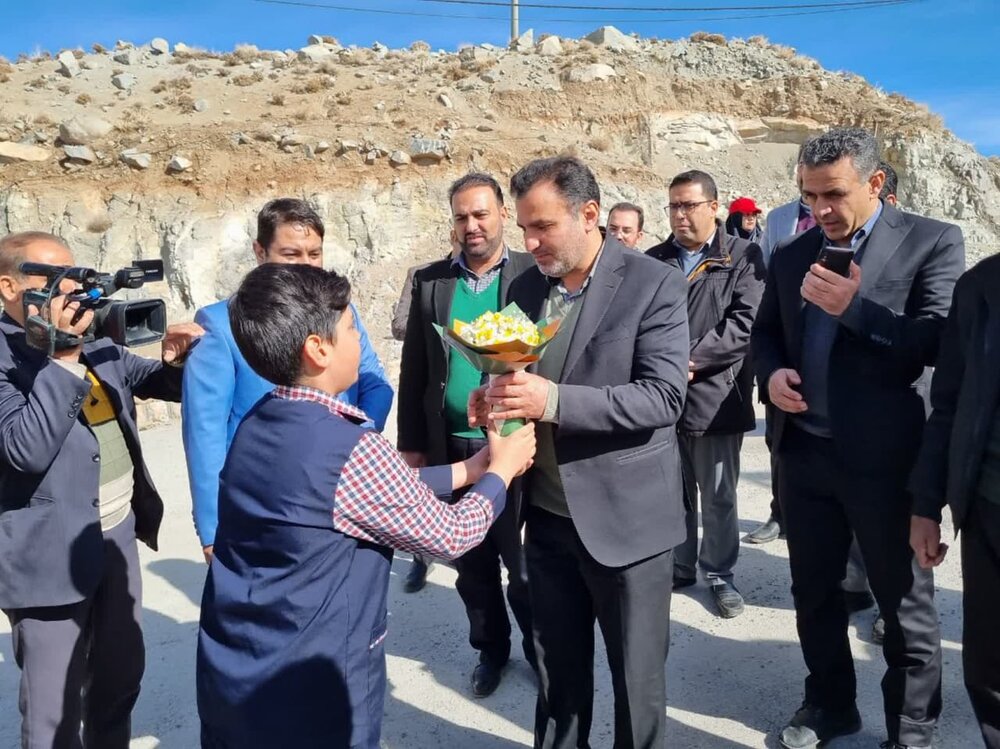 نخستین تابلو شهدا با ترسیم نقشه ایران در روستای قزآان رونمایی شد