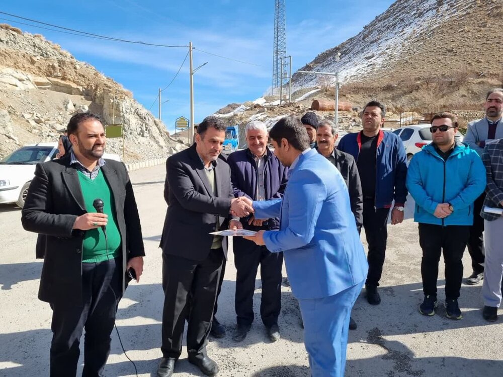 نخستین تابلو شهدا با ترسیم نقشه ایران در روستای قزآان رونمایی شد