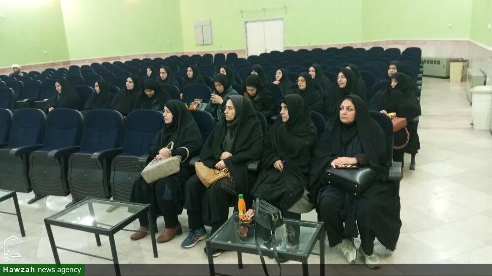 برگزاری دوره آموزشی "راه مربی" برای توانمندسازی مربیان فرهنگی و تربیتی در اهر