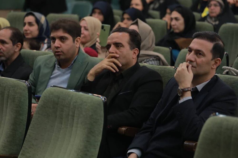 داوری آثار هشتمین جشنواره سرود «ترنم بیداری» در کاشان