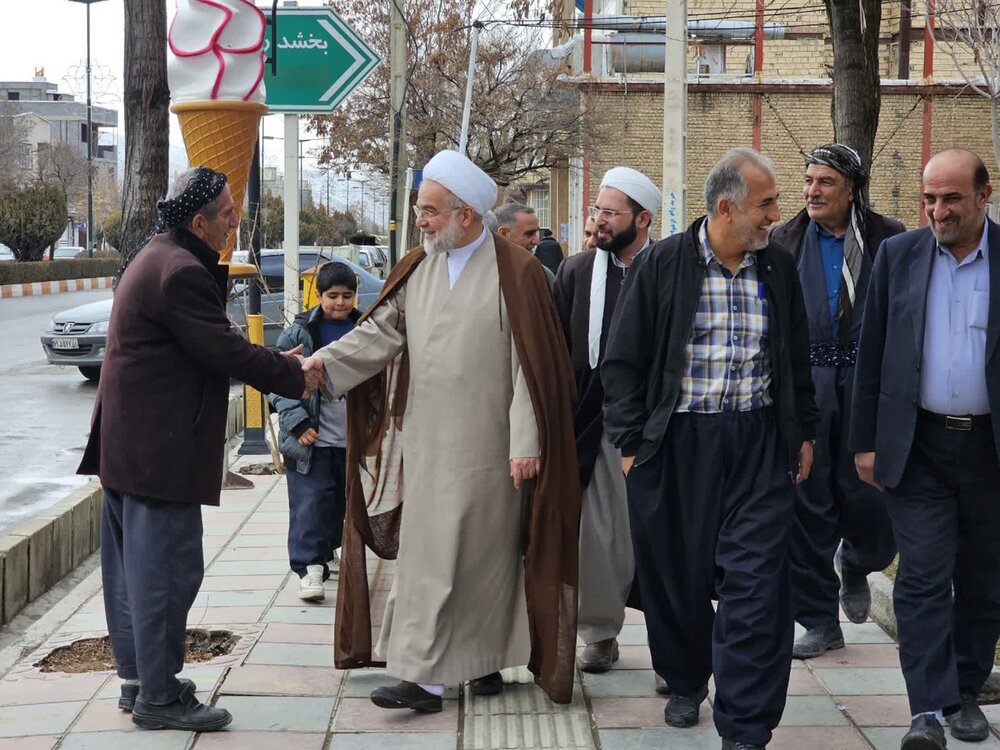 تصاویر/ حضور نماینده ولی فقیه در کردستان، در نماز جمعه اهل سنت شهر شویشه از توابع سنندج