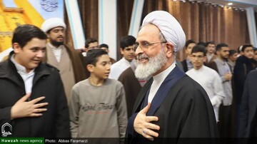 نشست صمیمی آیت الله اعرافی با اساتید و طلاب برگزار می‌شود