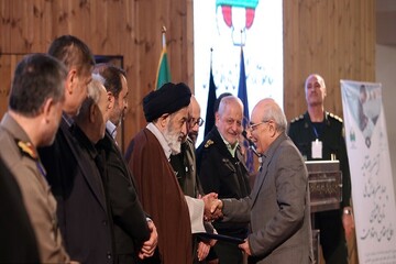 هنوز به نقطه آرمانی در تاریخ شفاهی انقلاب نرسیده‌ایم