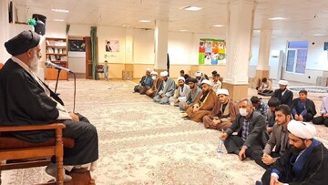 نقطه ضعف ما عدم اطاعت‌پذیری است و باید در این زمینه تلاش کنیم