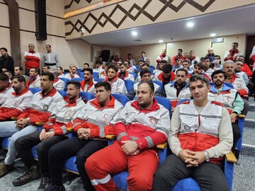 تصاویر/نخستین کنگره بین‌المللی ۲۵۰۰ شهید امدادگر دفاع مقدس و مقاومت یادواره ۲۲ شهید امدادگر کردستان