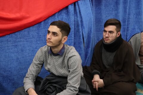 تصاویر/ رگزاری کلاس اقتضائی با عنوان دفاع مقدس برای طلاب مدرسه علمیه امام خامنه‌ای ارومیه