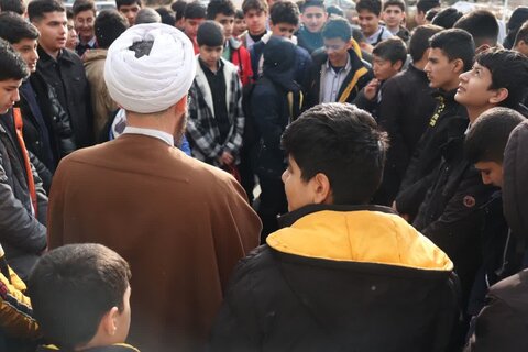 تصاویر/ حضور دانش آموزان شاهد اهل قلم در مدرسه علمیه امام خامنه‌ای ارومیه